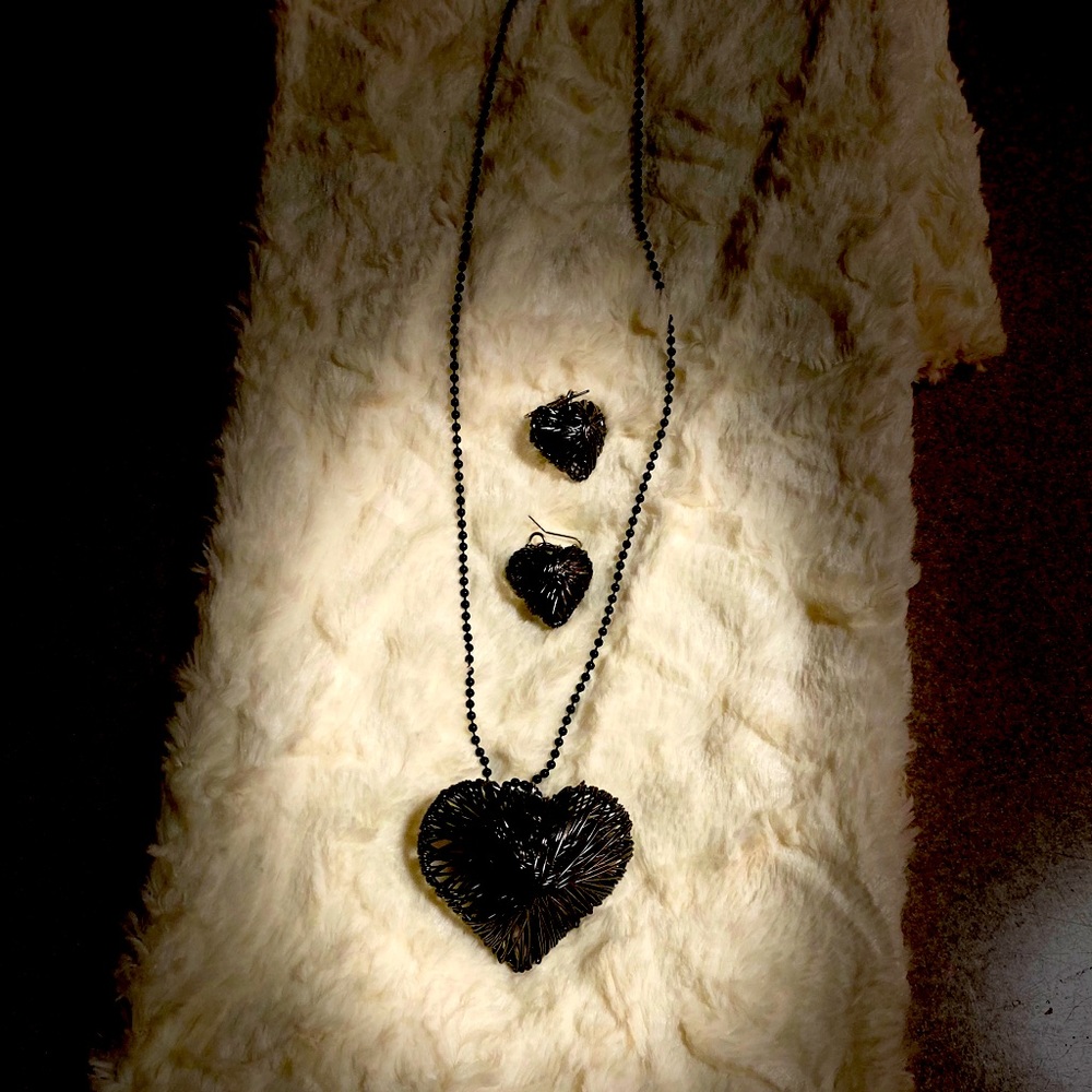 Black Wire Heart ♥️ Set.